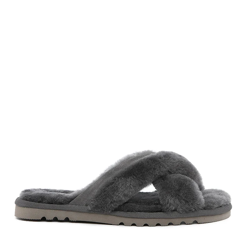 UGG Reggie Crossover Slides 4 UGG Reggie Crossover Slides - Image 4